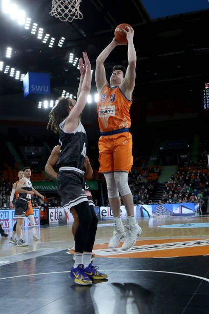 在他退役的 在他退役的