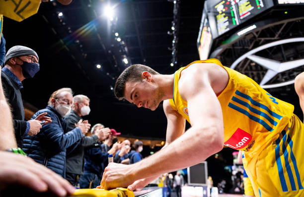 着爱德华兹 着爱德华兹