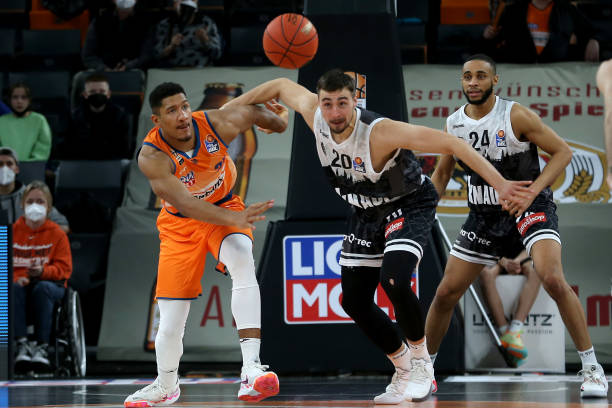 所有球员也 所有球员也